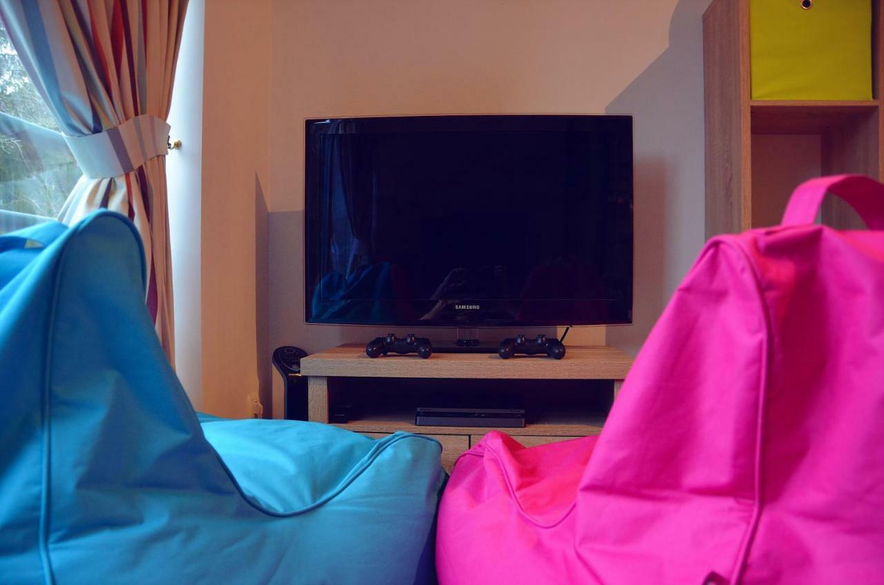 Villa Dakota - Jacuzzi, Zwembad, Playstation Дюрби Екстериор снимка
