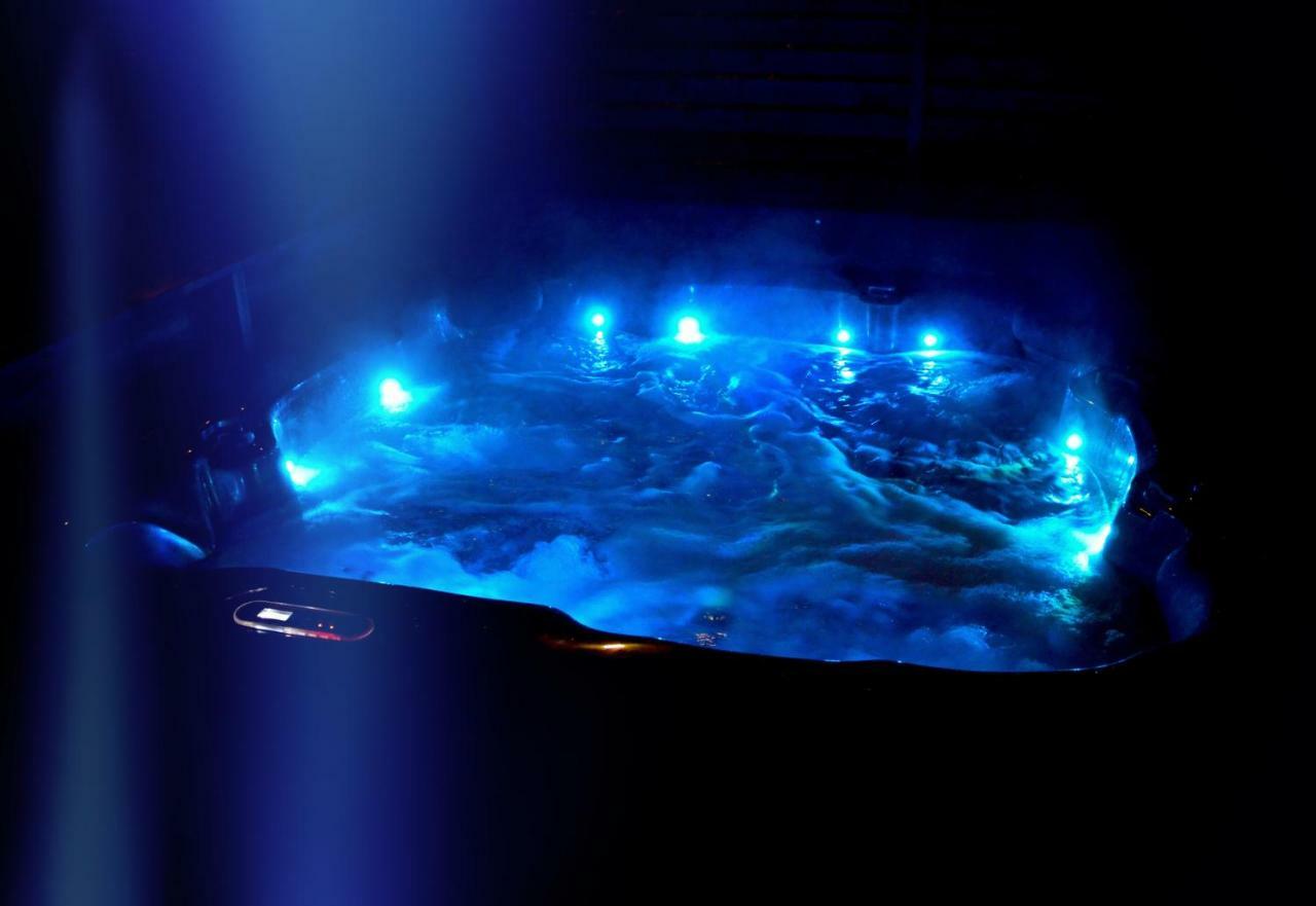 Villa Dakota - Jacuzzi, Zwembad, Playstation Дюрби Екстериор снимка